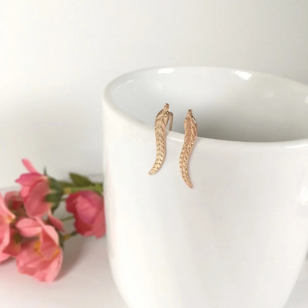 “Light As A Feather" Minimalist Cute Stud Earring - Picture 3 of 7